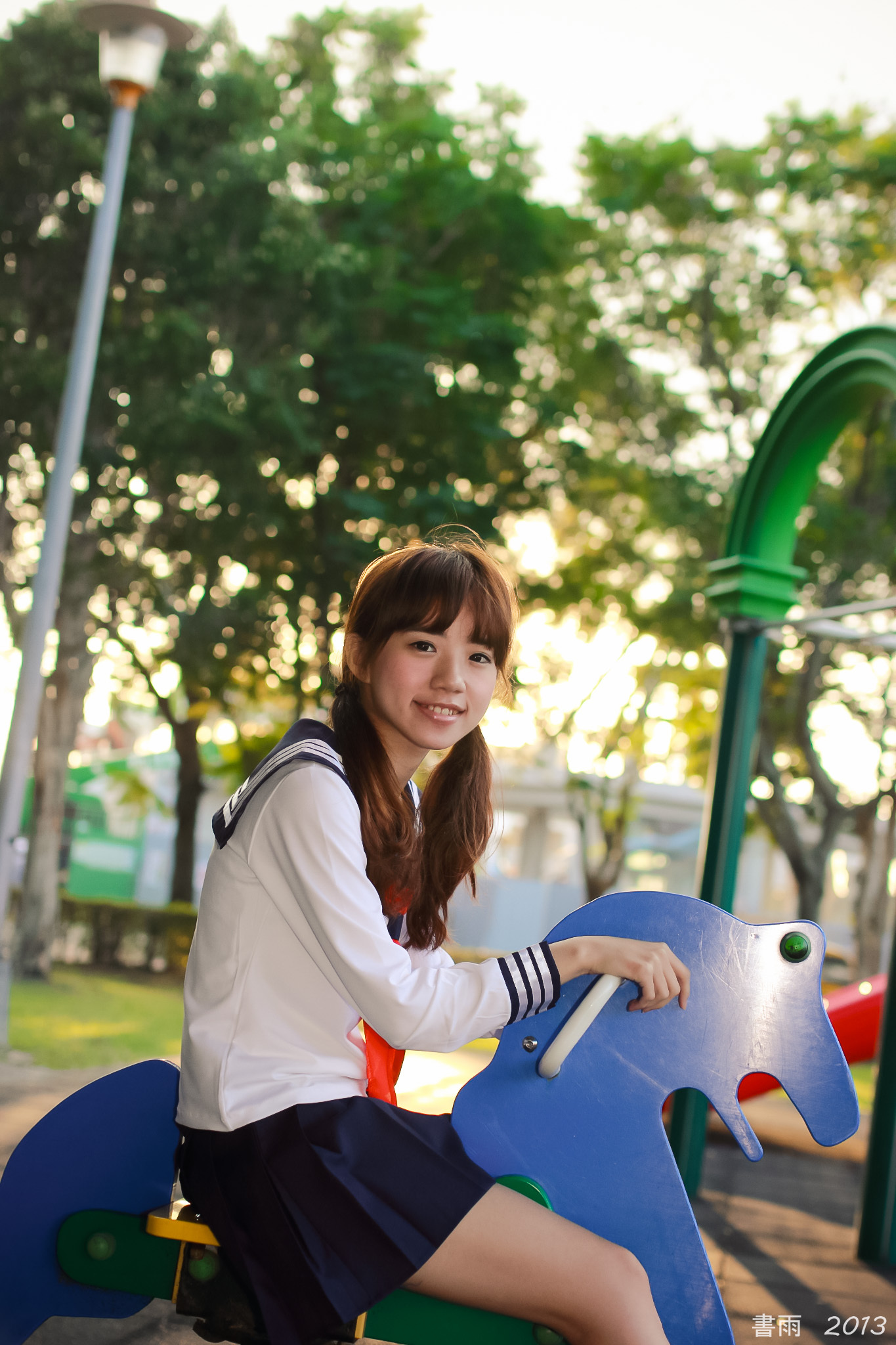 [Beautyleg番外篇]2013-10-28 珊珊士林科工馆外拍 2